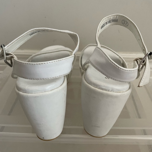 White wedge shoes - Picture 2 of 7